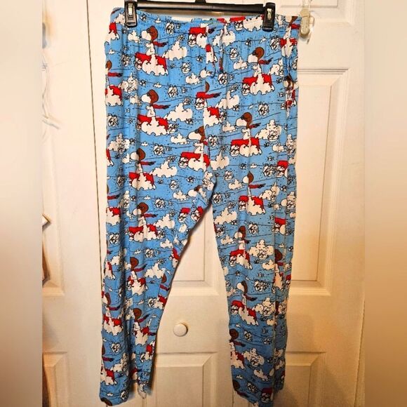 #447 Peanuts- Snoopy on Red Dog House being "The Red Baron."Sz. Mens L - Picture 1 of 4